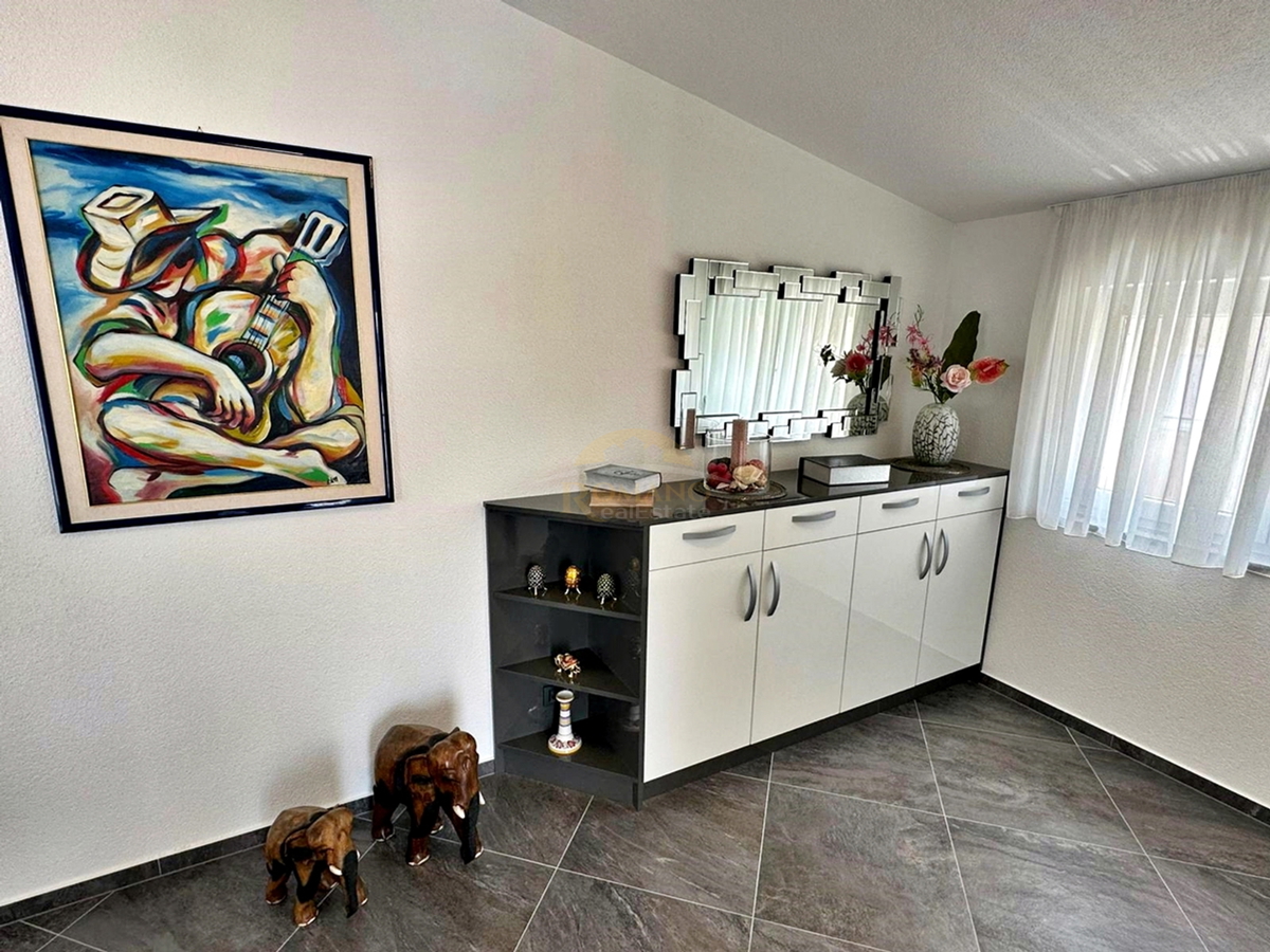 Casa finemente arredata a Čiovo/Okrug Gornji con splendida vista aperta